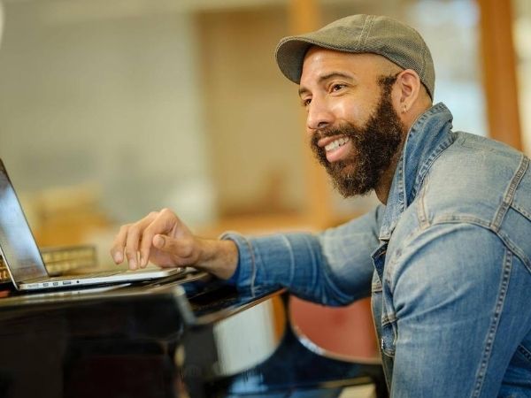 damien geter at piano
