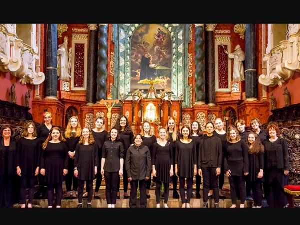 Portland Symphonic Girlchoir group photo courtesy of their website