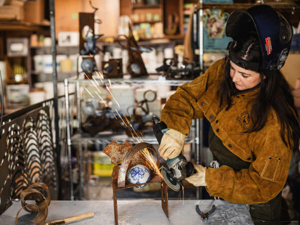 Spotlight image Artist Anthology - Week 27: Hana Rucker