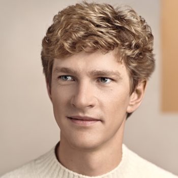 Featured image for John Pitman Reviews: Jan Lisiecki Return to Mozart