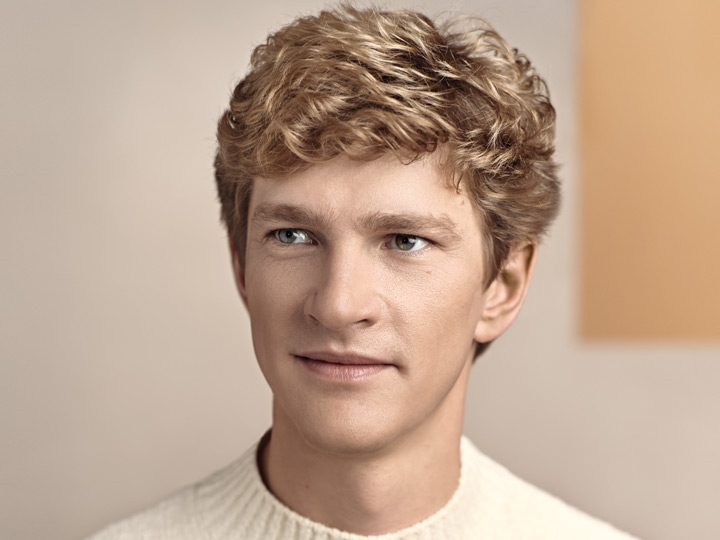 Featured image for John Pitman Reviews: Jan Lisiecki Return to Mozart