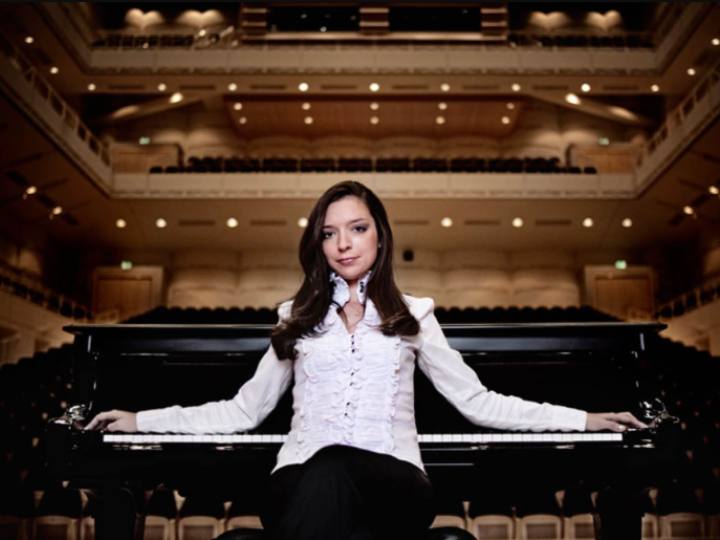 Vancouver Symphony presents Brotons Conducts Beethoven.