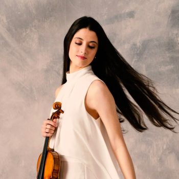 Featured image for John Pitman Reviews: María Dueñas' Homage to Heifetz