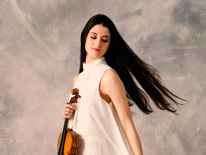Featured image for John Pitman Reviews: María Dueñas' Homage to Heifetz